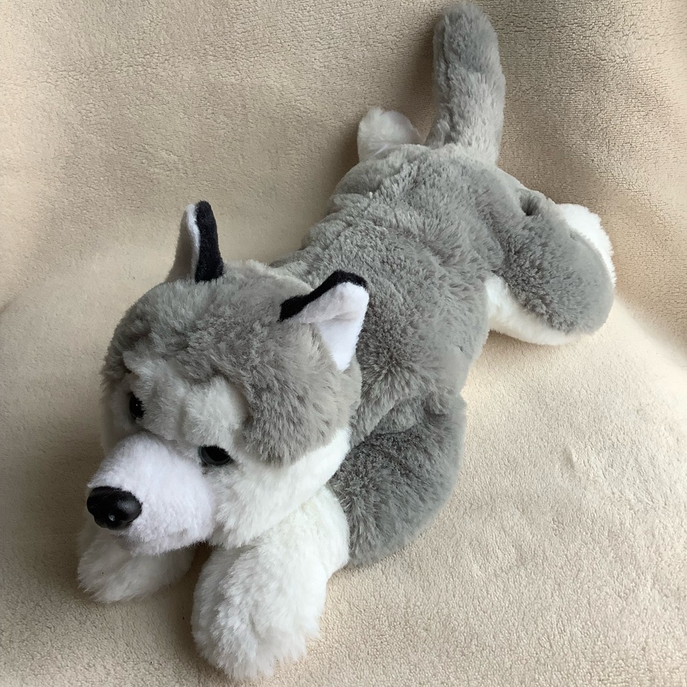 FAO Schwarz Plush Gray and White Husky Laying Down Stuffed Animal Toy